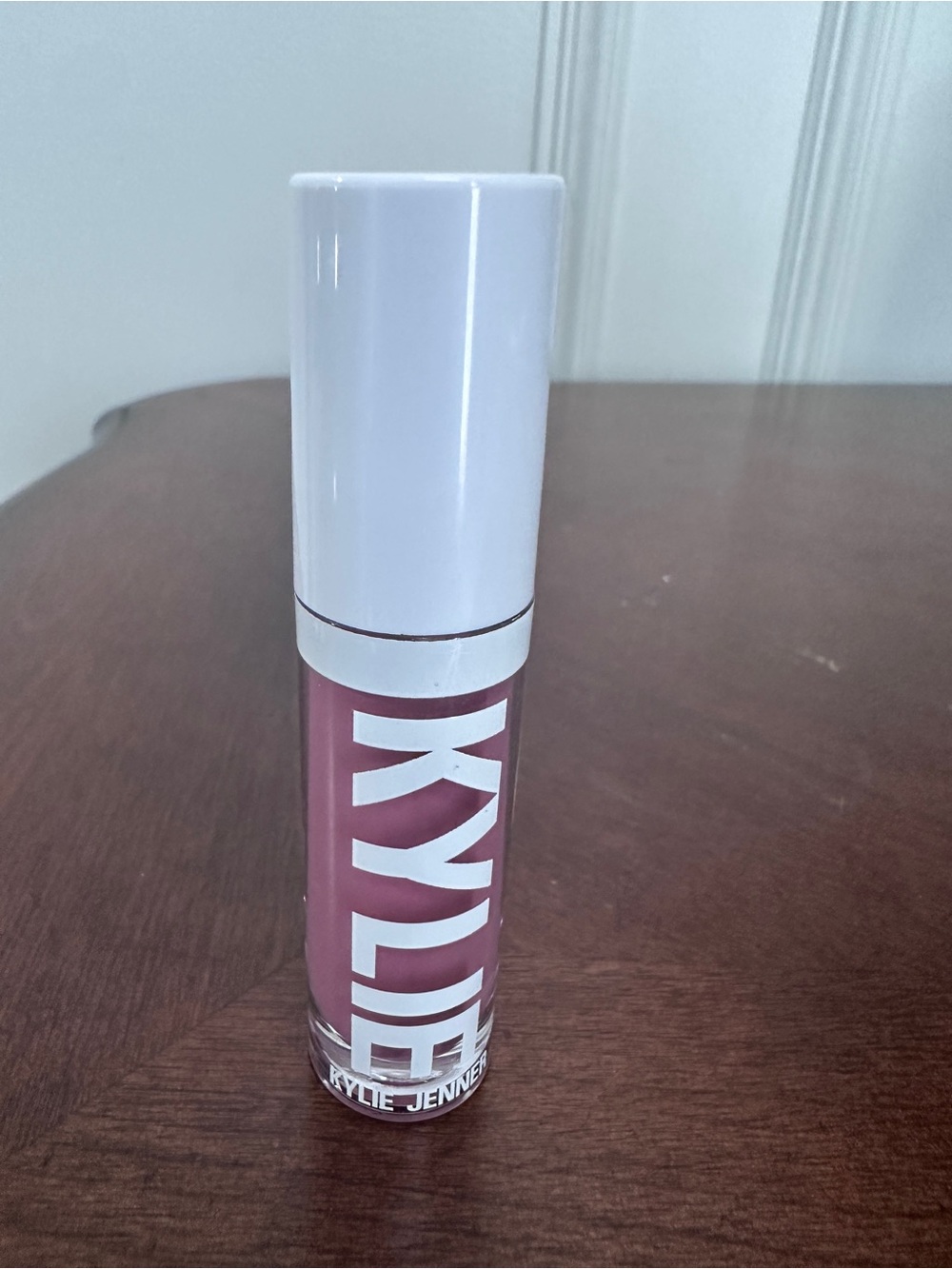 Kylie plumping lip gloss